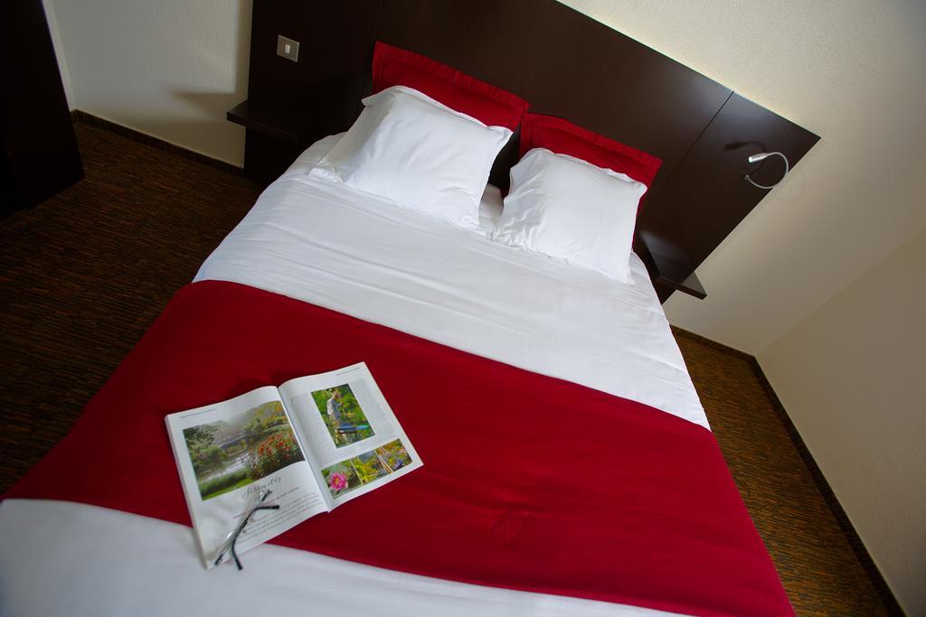 Hotel Akena Creil - Clermont Agnetz Экстерьер фото